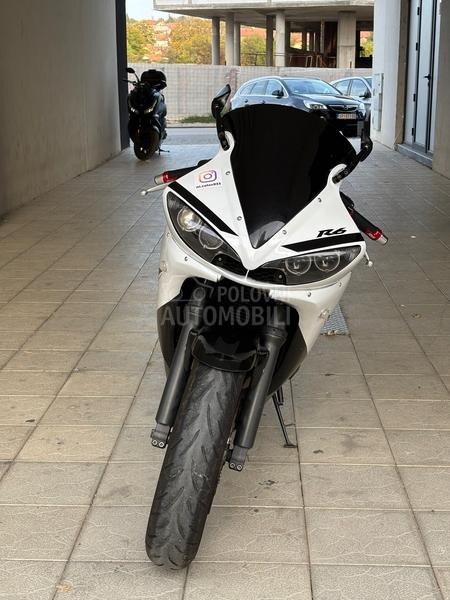 Yamaha R6