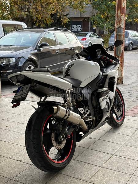 Yamaha R6