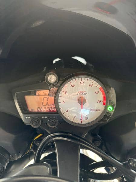 Yamaha R6