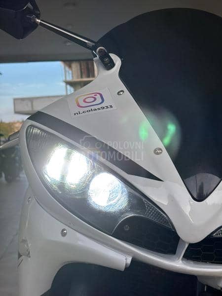 Yamaha R6