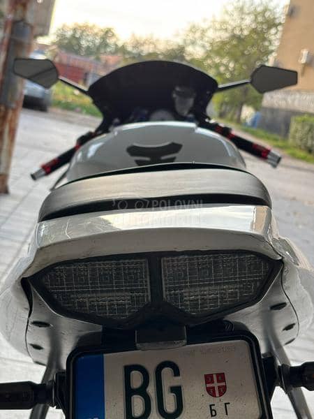 Yamaha R6