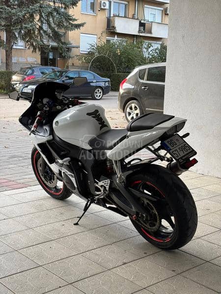 Yamaha R6