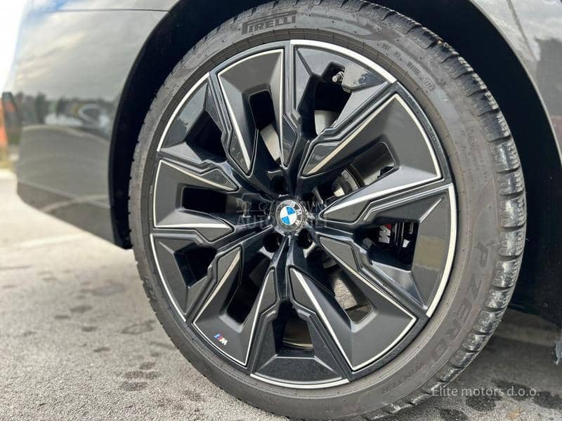 BMW M760e xDrive