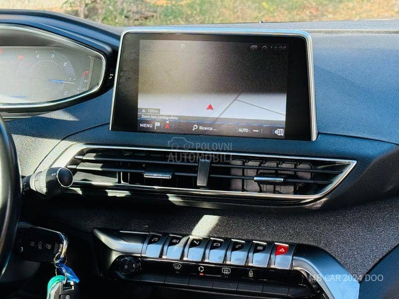 Peugeot 5008 1.5d allure 7 sed