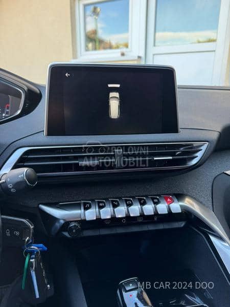 Peugeot 5008 1.5d allure 7 sed