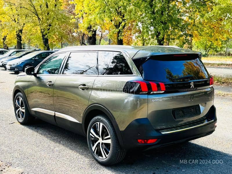 Peugeot 5008 1.5d allure 7 sed