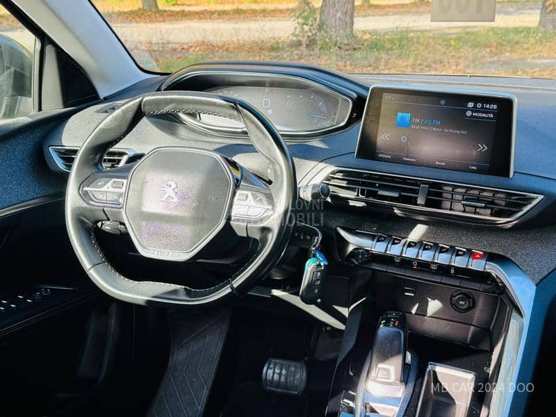 Peugeot 5008 1.5d allure 7 sed