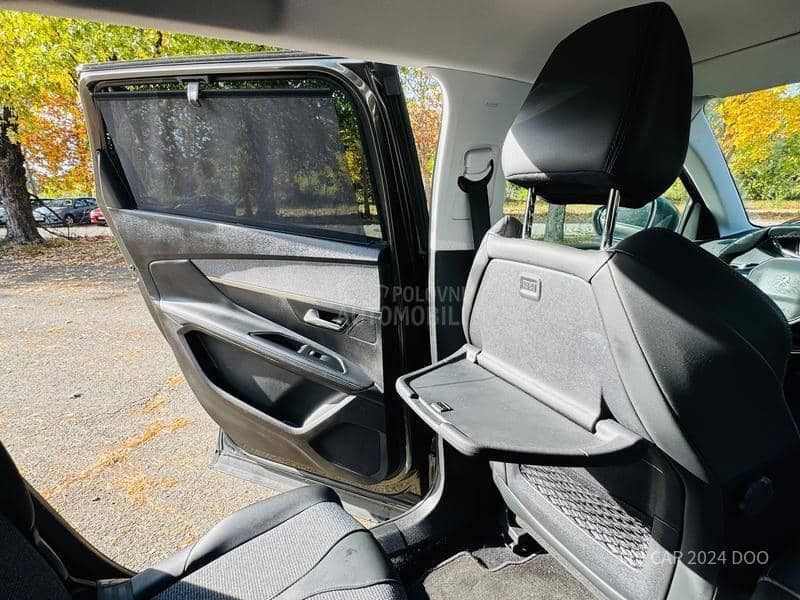 Peugeot 5008 1.5d allure 7 sed