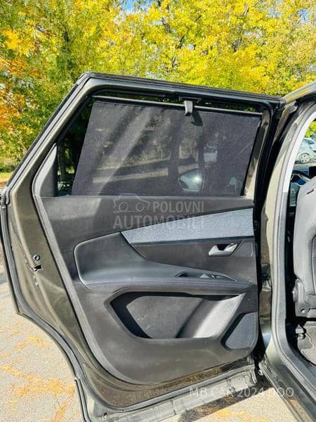 Peugeot 5008 1.5d allure 7 sed