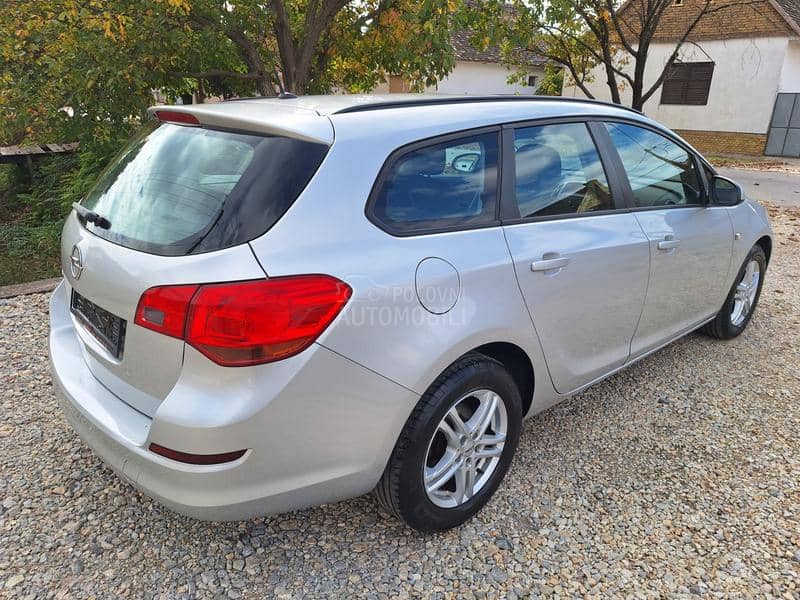 Opel Astra J 1.6 b ,VEL SER,0PIS