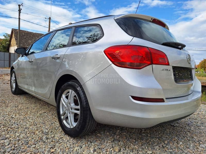 Opel Astra J 1.6 b ,VEL SER,0PIS
