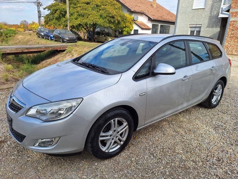 Opel Astra J 1.6 b ,VEL SER,0PIS