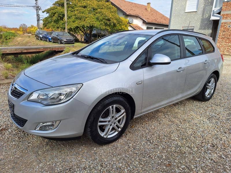 Opel Astra J 1.6 b ,VEL SER,0PIS