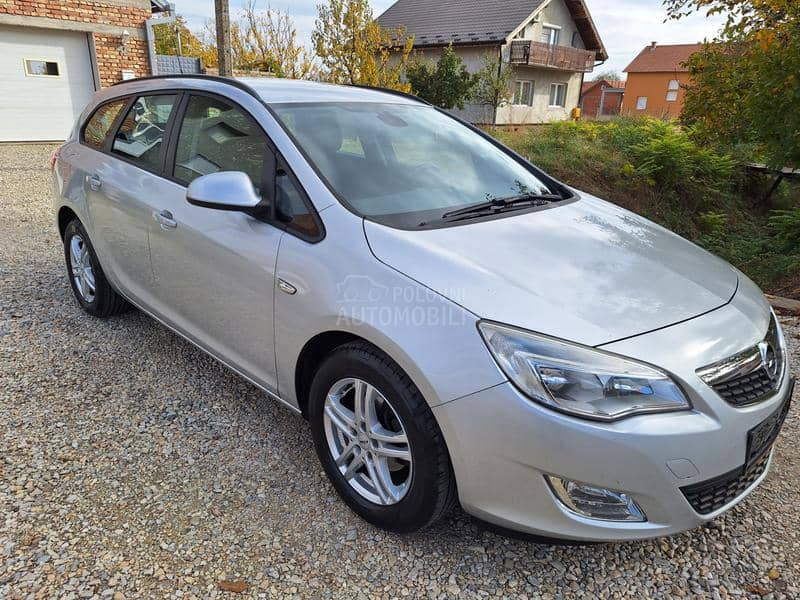 Opel Astra J 1.6 b ,VEL SER,0PIS
