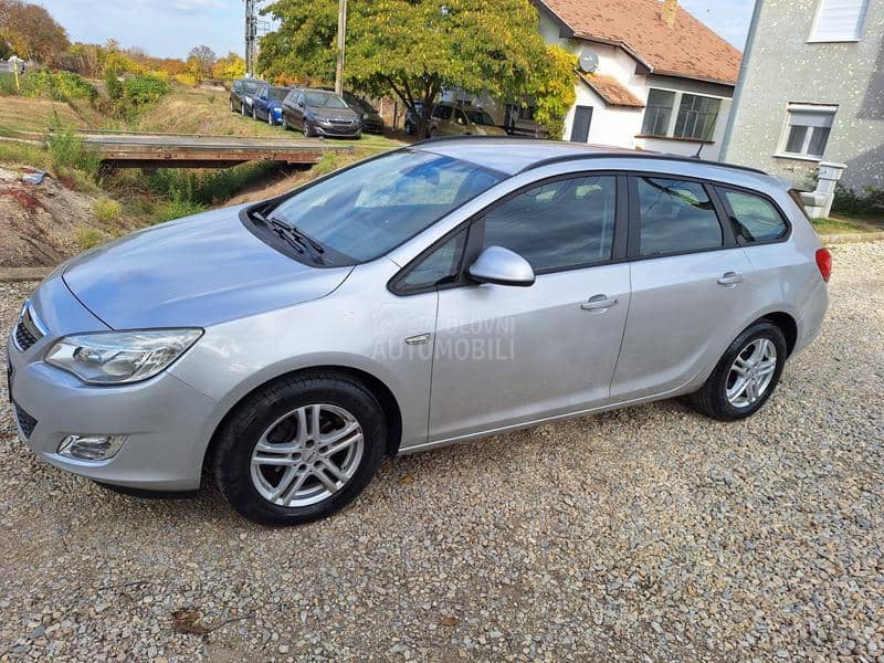 Opel Astra J 1.6 b ,VEL SER,0PIS