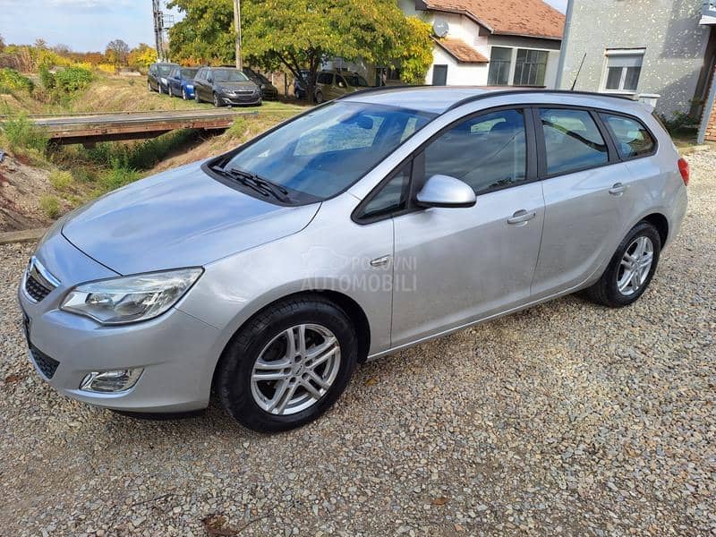 Opel Astra J 1.6 b ,VEL SER,0PIS