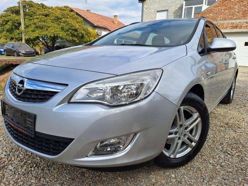 Opel Astra J 1.6 b ,VEL SER,0PIS