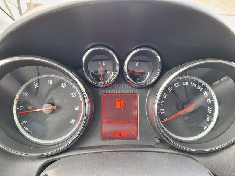 Opel Astra J 1.6 b ,VEL SER,0PIS