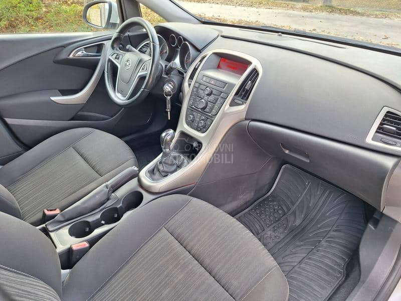 Opel Astra J 1.6 b ,VEL SER,0PIS