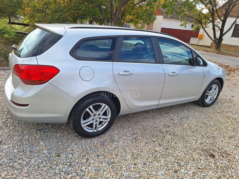 Opel Astra J 1.6 b ,VEL SER,0PIS