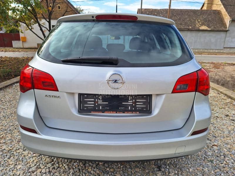 Opel Astra J 1.6 b ,VEL SER,0PIS