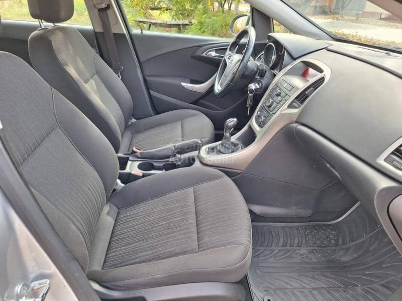 Opel Astra J 1.6 b ,VEL SER,0PIS