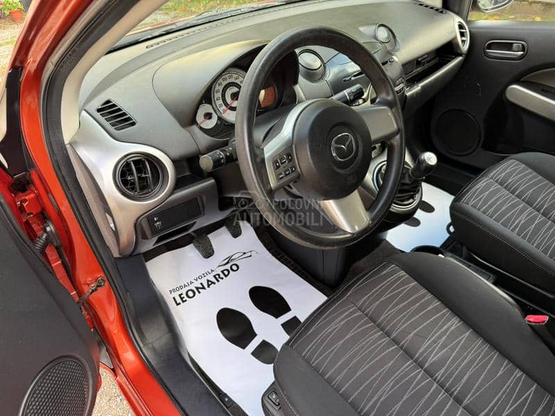 Mazda 2 1.3 16v Mazda 2 1.3 16v
