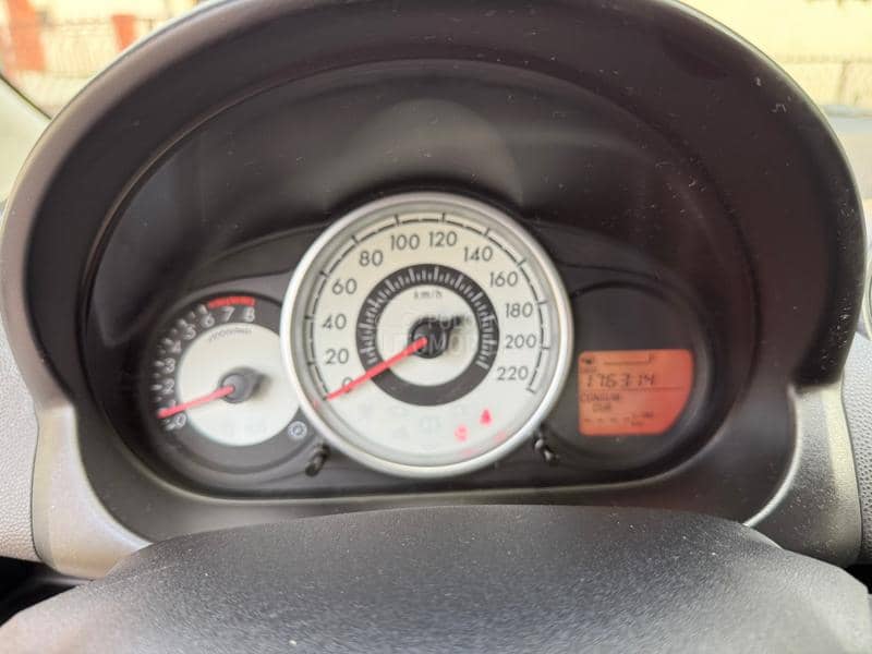 Mazda 2 1.3 16v Mazda 2 1.3 16v