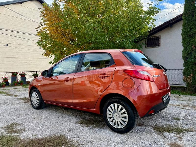 Mazda 2 1.3 16v Mazda 2 1.3 16v