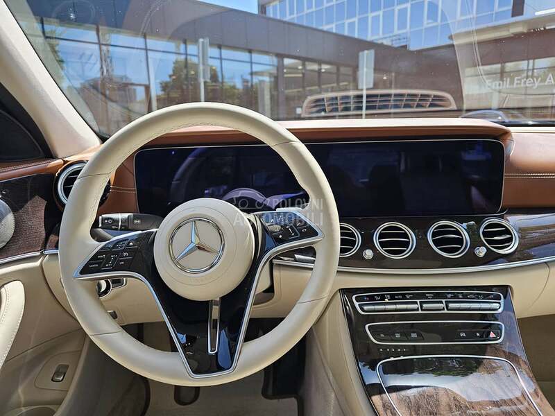 Mercedes Benz E 300 de Designo