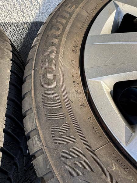 Bridgestone 205/60 R16 Zimska