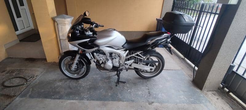 Yamaha Fazer 600