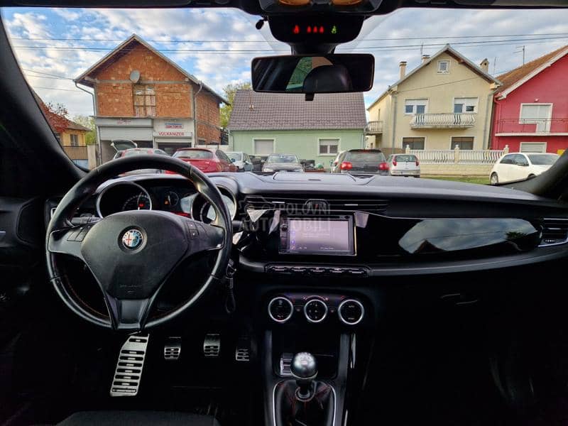 Alfa Romeo Giulietta QV line PANO