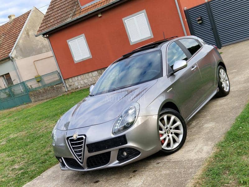 Alfa Romeo Giulietta QV line PANO