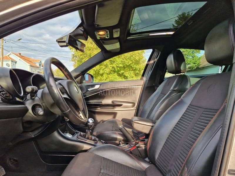 Alfa Romeo Giulietta QV line PANO