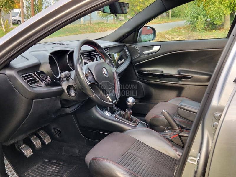 Alfa Romeo Giulietta QV line PANO