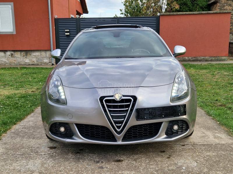 Alfa Romeo Giulietta QV line PANO
