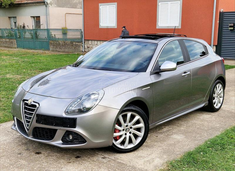 Alfa Romeo Giulietta QV line PANO