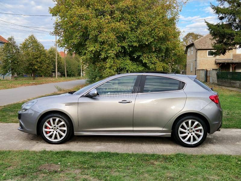Alfa Romeo Giulietta QV line PANO