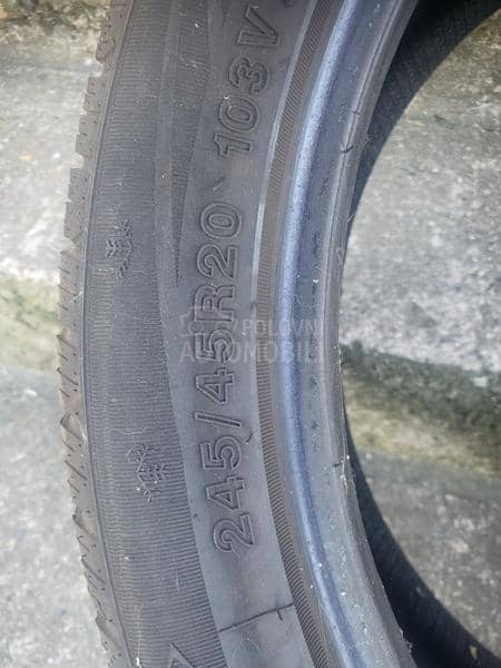 ROCKBLADE 275/45 R20 Zimska