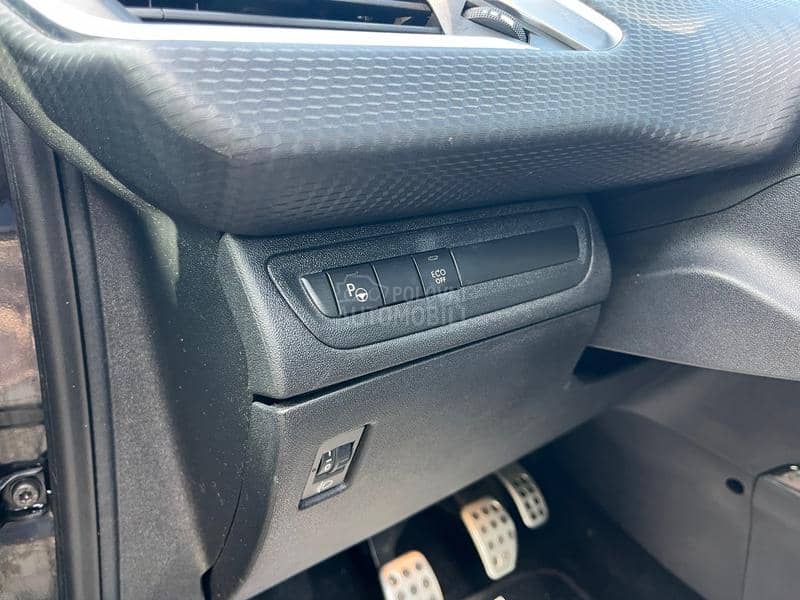 Peugeot 2008 CROSS/PAN