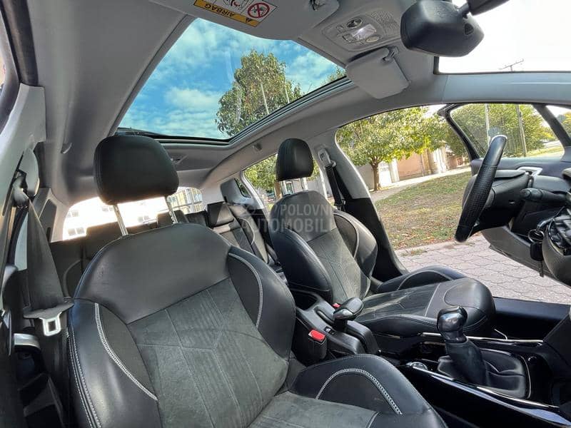 Peugeot 2008 CROSS/PAN