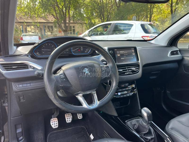 Peugeot 2008 CROSS/PAN