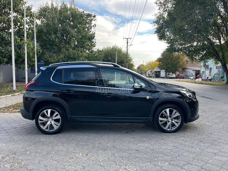 Peugeot 2008 CROSS/PAN