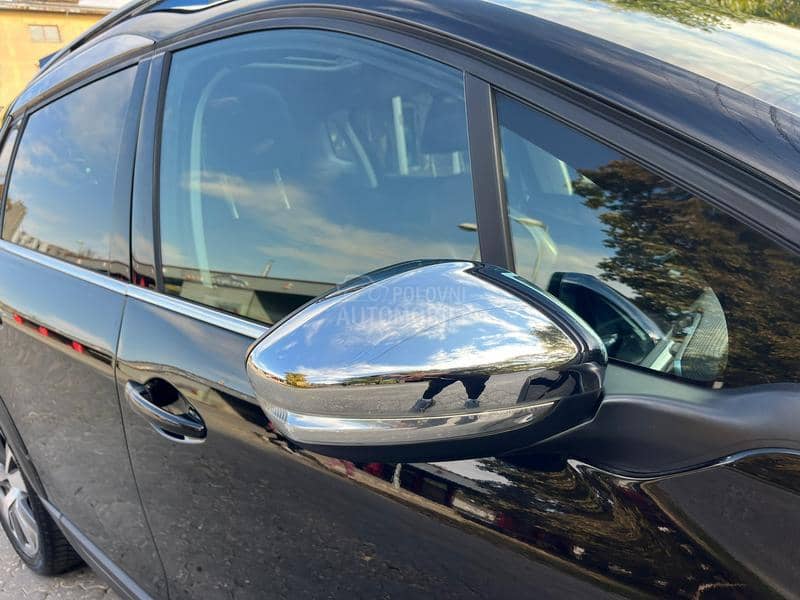 Peugeot 2008 CROSS/PAN