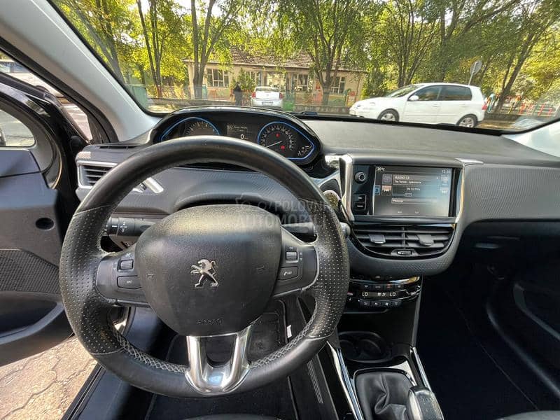 Peugeot 2008 CROSS/PAN