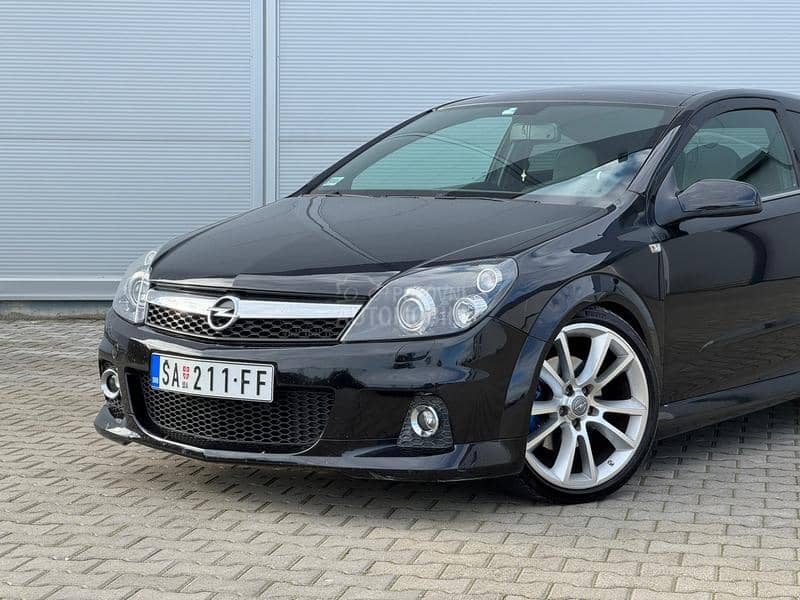 Opel Astra H OPC LINE