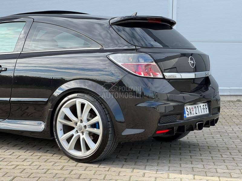 Opel Astra H OPC LINE