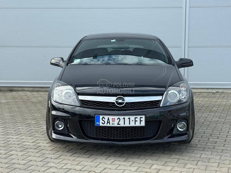 Opel Astra H OPC LINE