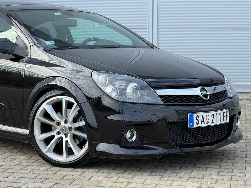 Opel Astra H OPC LINE